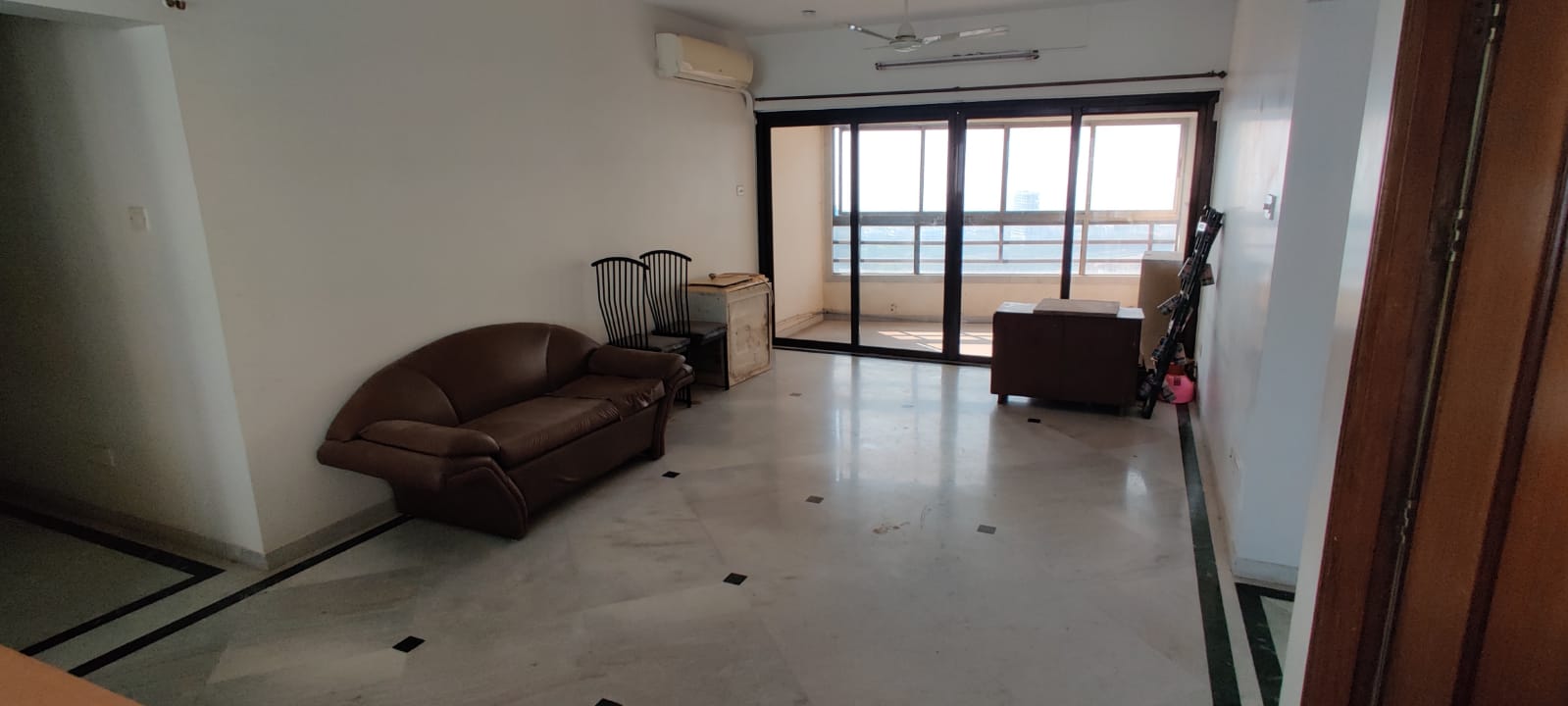 3 BHK Semi Furnished in Belvedere Court , Mahalaxmi
